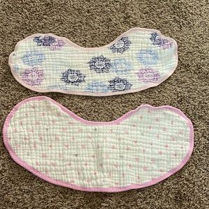 Aden and Anais Muslim burp/snap bib